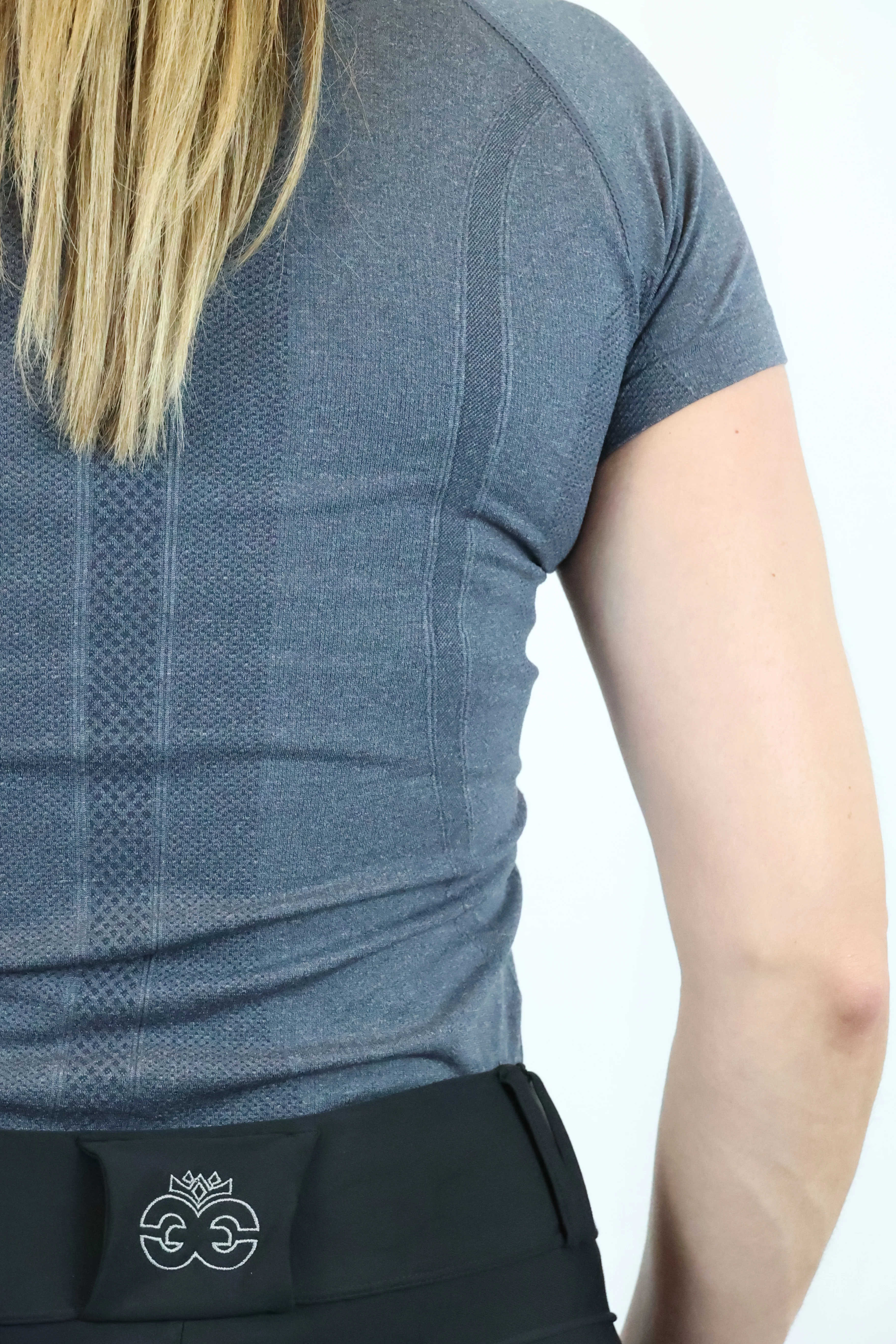 Dory Seamless Training Top - Charcoal - Image 10